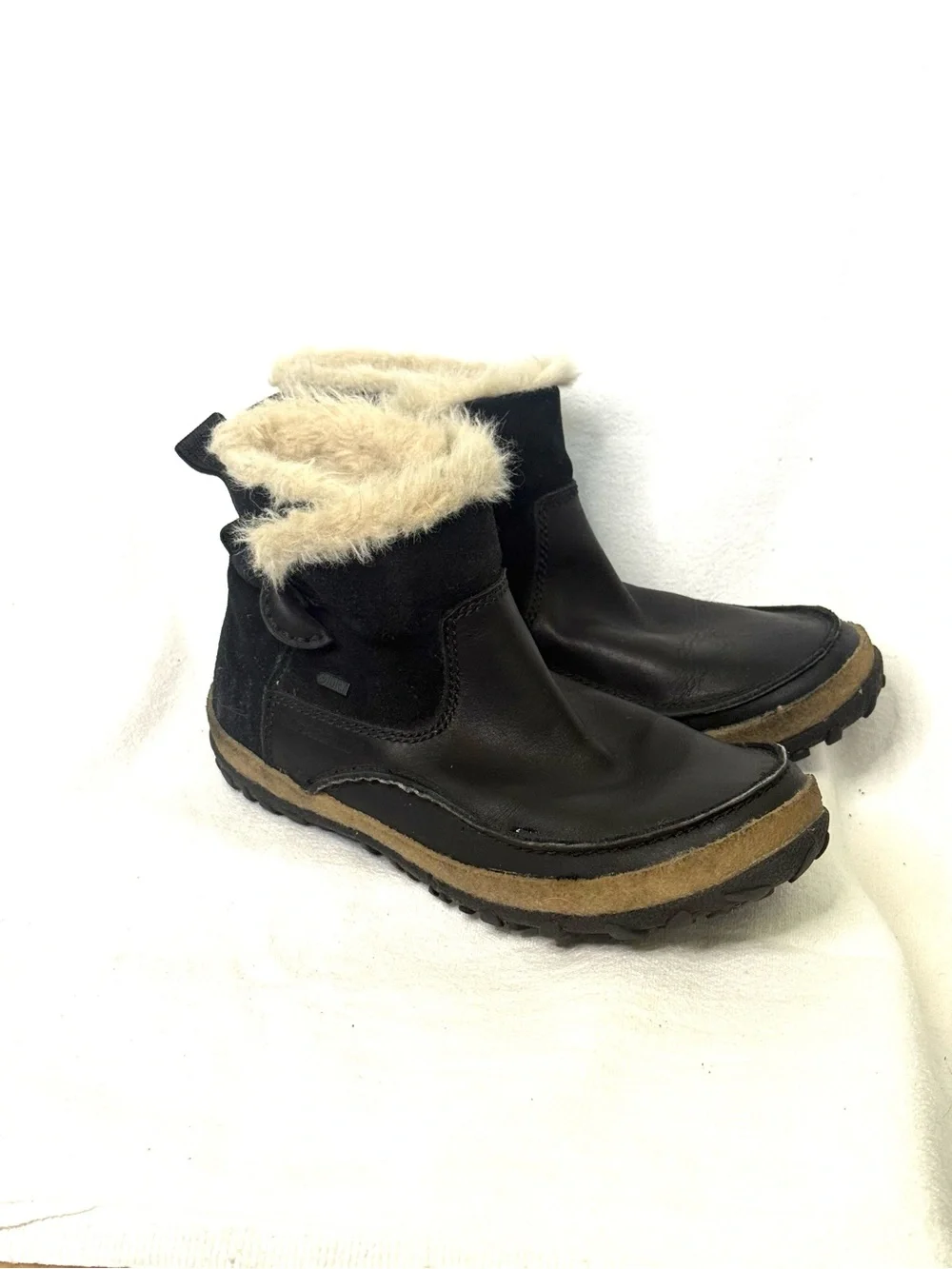 Merrell Black Winter Boots with Cream Faux-Fur Cuff